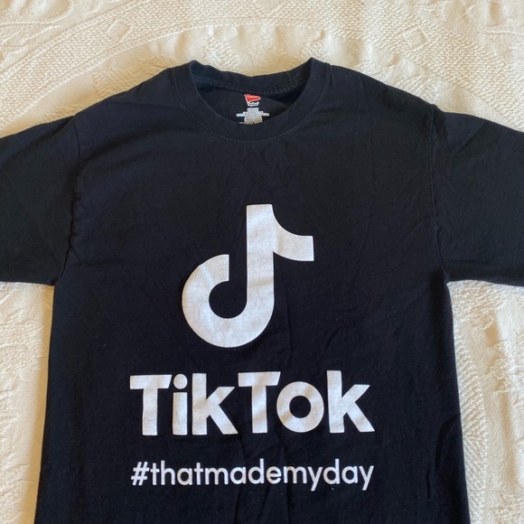 Official Tik Tok Unisex Branded Shirt - Picture 2 of 4
